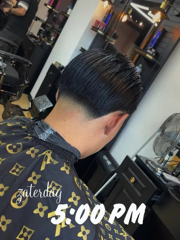 Taper fade in de nek, achteraanzicht